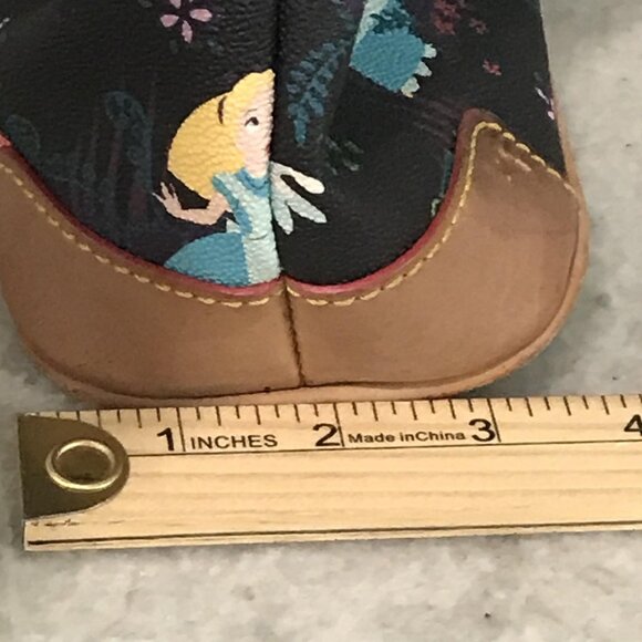 Disney Dooney & Bourke Crossbody Alice in Wonderland 65th Anniversary Teatime - Picture 13 of 15
